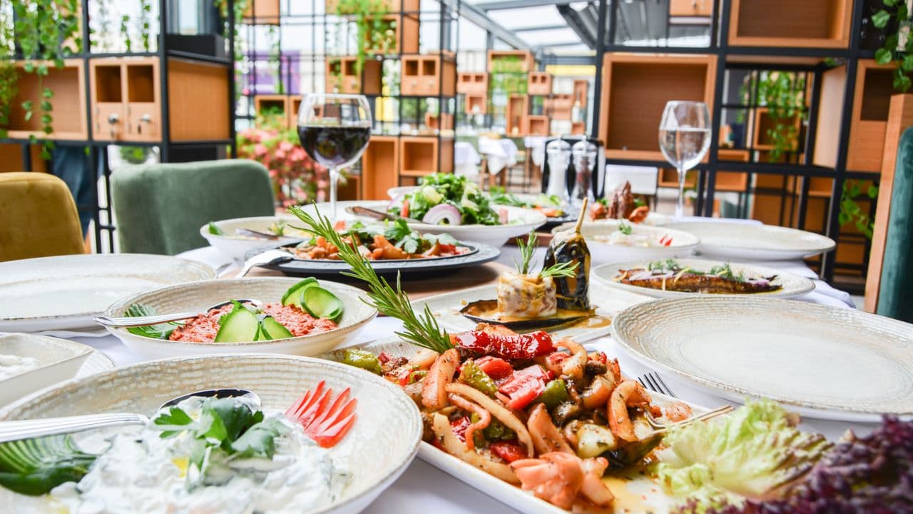 Mesa cheia toda semana: o que restaurantes em Brasília fazem diferente no digital